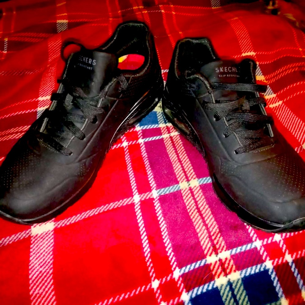 Sketcher size 9 non slip work shoes